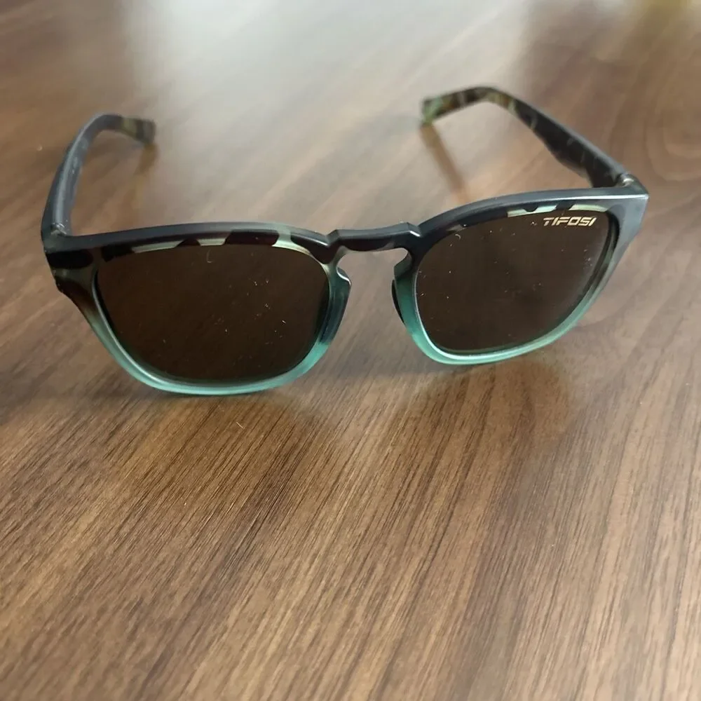 Tifosi  Sunglasses Rectangular Brown and Turquoise with Case Used
